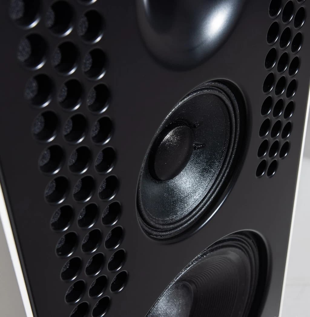 Patent-pending midrange enclosure with front-facing openings