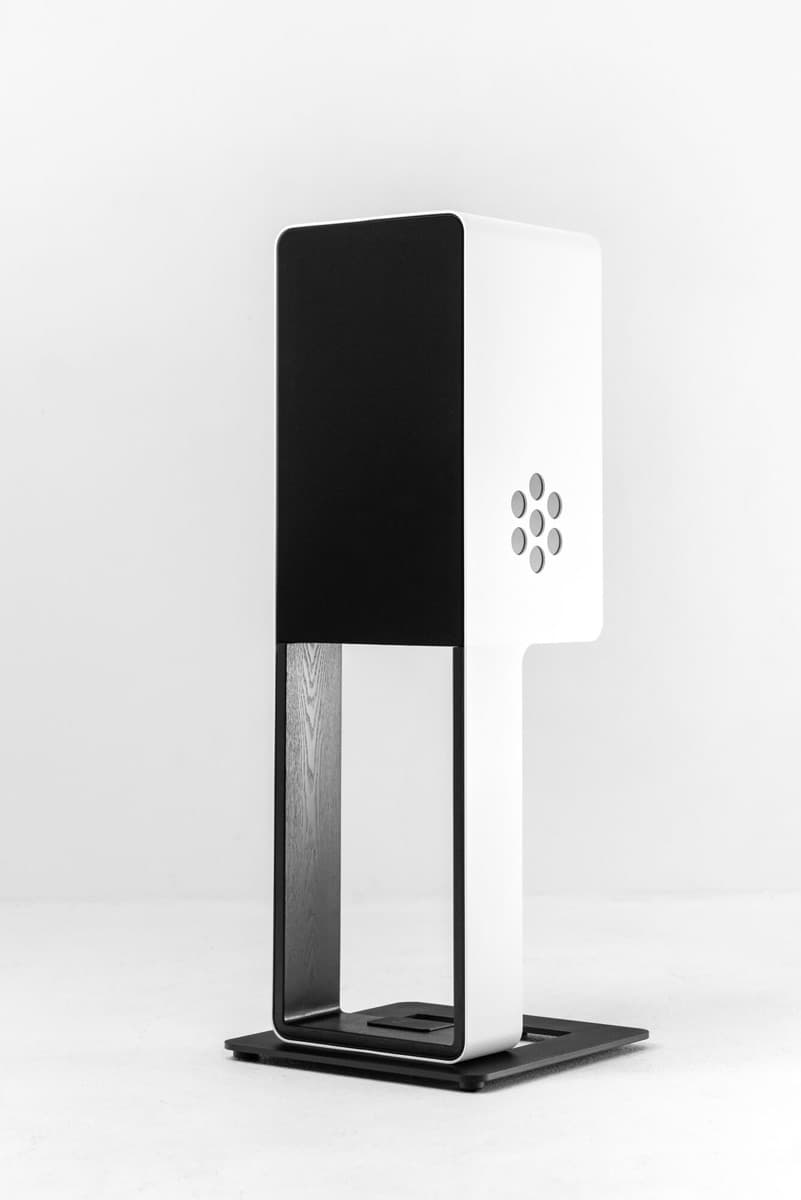 Bloom loudspeaker